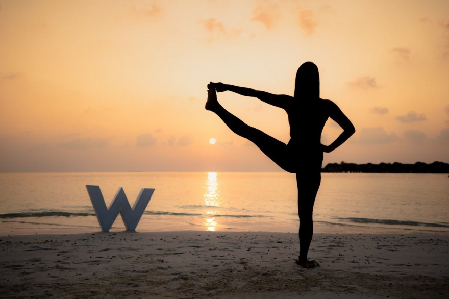 Flex Your Desires: Yulia's 20-Minute Stretching Bikini Workout