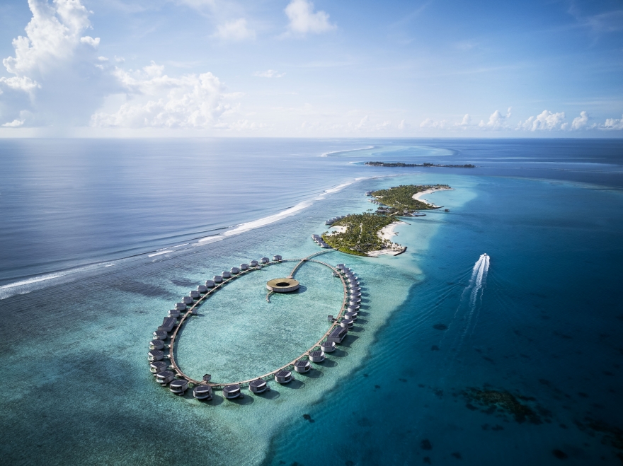 The Ritz-Carlton Maldives, Fari Islands Presents Liu Bolin and Maison Ruinart this November