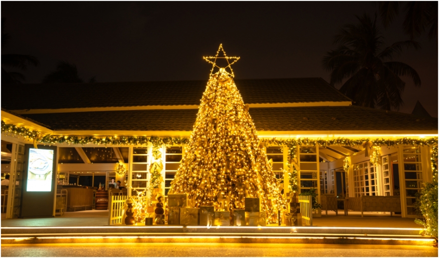 Sheraton Maldives Full Moon Resort & Spa Ignites the Festive Season with a Symphony of Golden Radiance, Starlit Wonder, and Oceanfront Elegance